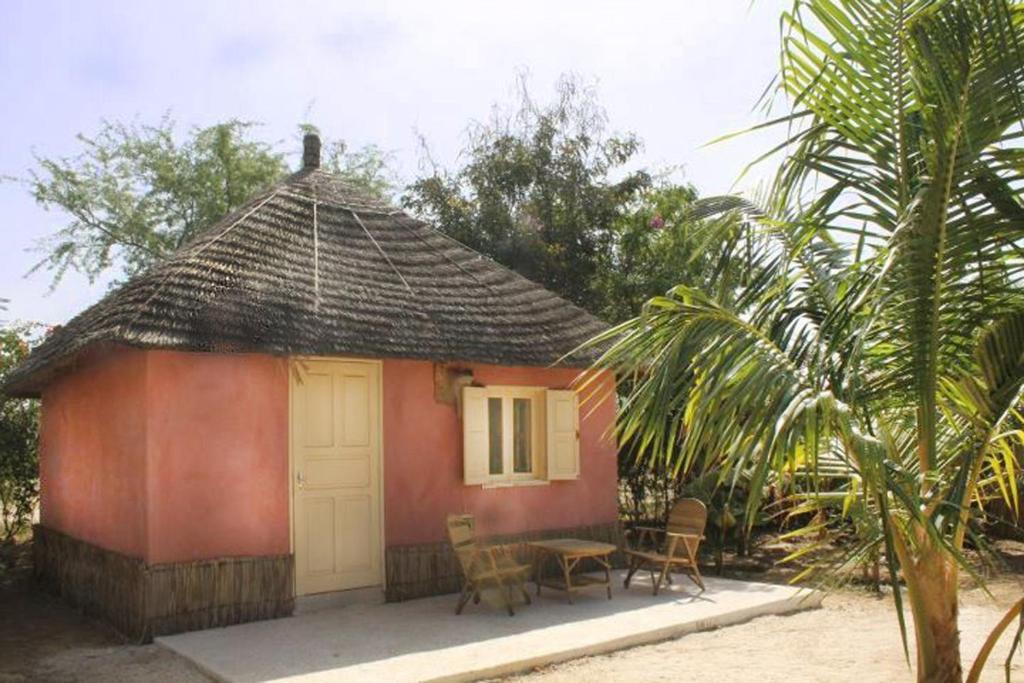 Lampsar Lodge Ndiongo Pokoj fotografie